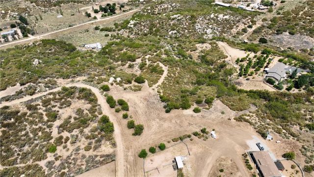 1040 Rolling Hills Dr, Aguanga, CA 92536