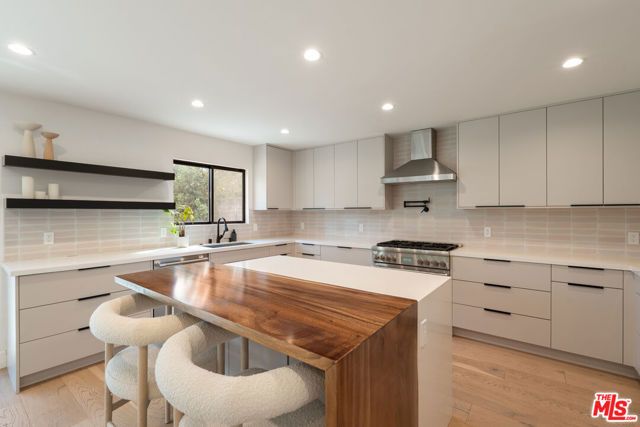 17036 Orozco Street, Granada Hills (los Angeles), CA 91344