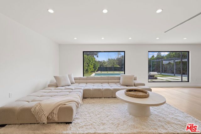 17036 Orozco Street, Granada Hills (los Angeles), CA 91344