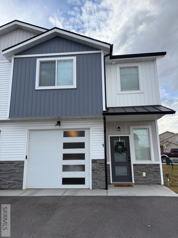 Image 1 of property listing at 179 Park Lawn Drive # 1, Chubbuck, ID 83202