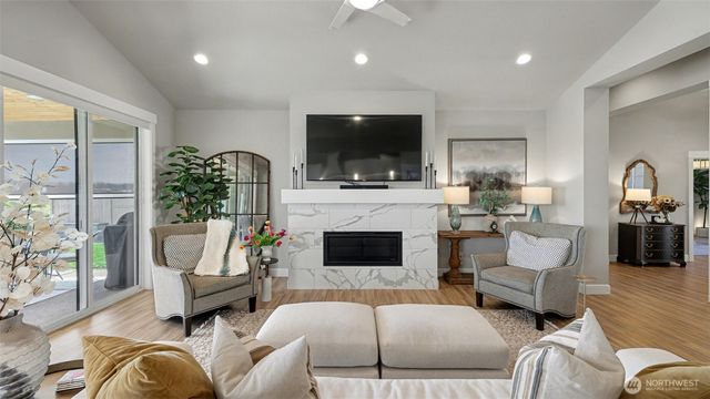 6511 232nd Avenue E, Buckley, WA 98321