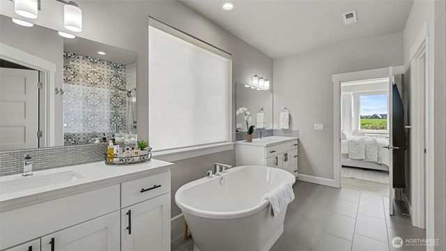 6511 232nd Avenue E, Buckley, WA 98321