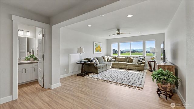 6511 232nd Avenue E, Buckley, WA 98321