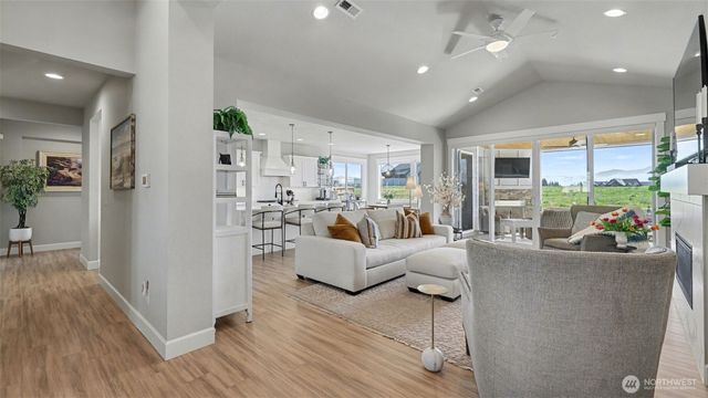 6511 232nd Avenue E, Buckley, WA 98321