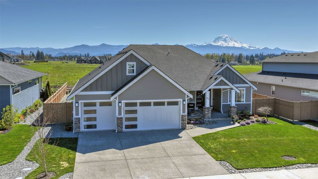 6511 232nd Avenue E, Buckley, WA 98321