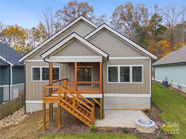 127 Creekside Valley Lane, Arden, NC 28704