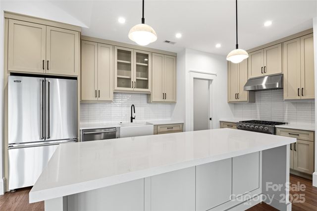 127 Creekside Valley Lane, Arden, NC 28704