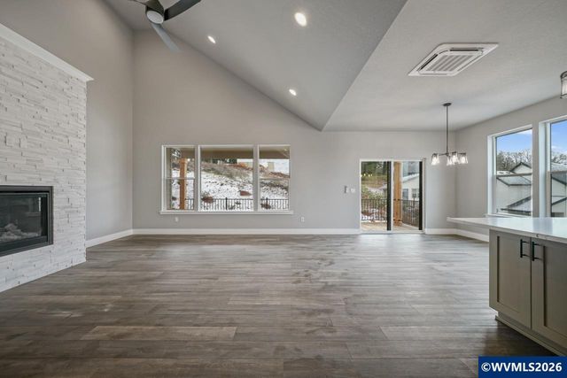 3250 Earhart St S, Salem, OR 97302