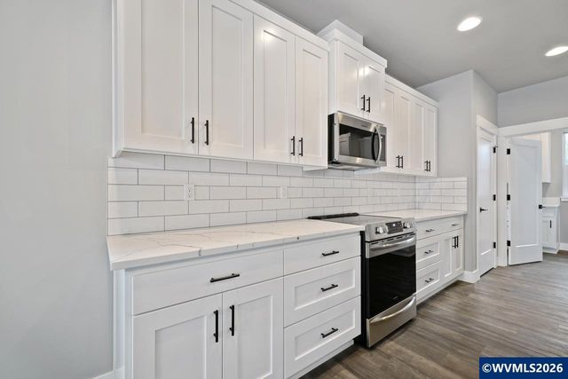 3250 Earhart St S, Salem, OR 97302