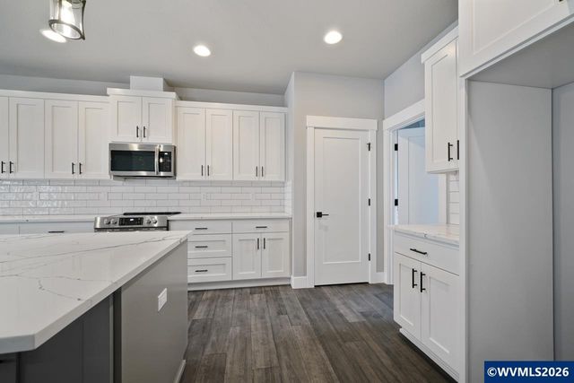 3250 Earhart St S, Salem, OR 97302