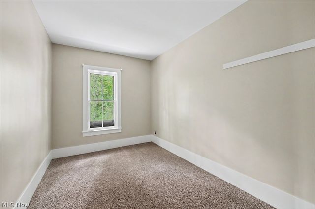 1740 W Comet Road, New Franklin, OH 44216