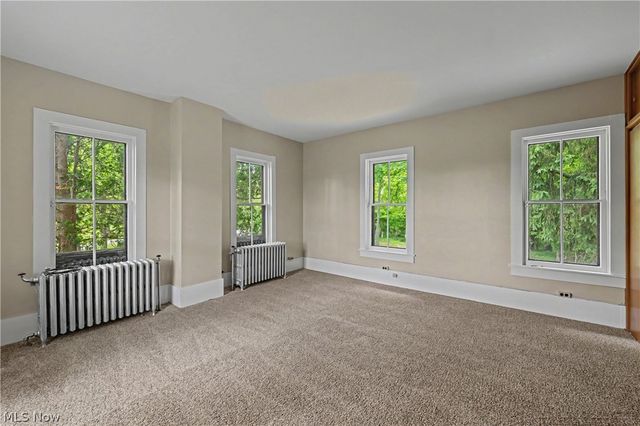 1740 W Comet Road, New Franklin, OH 44216