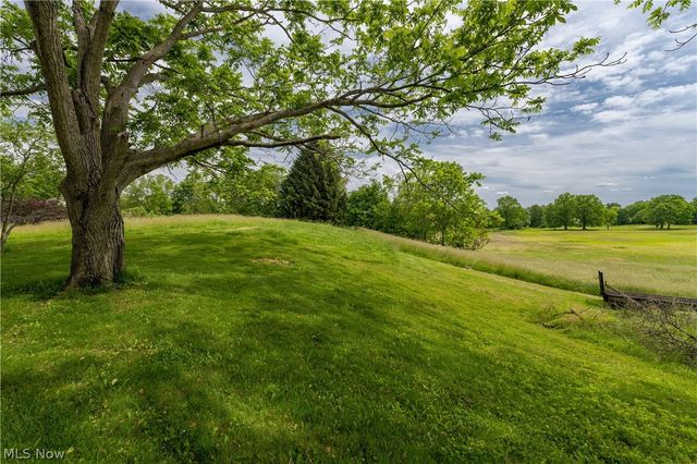 1740 W Comet Road, New Franklin, OH 44216