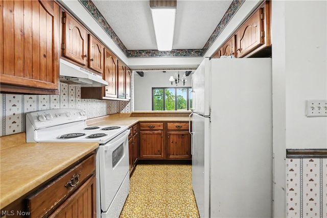 1740 W Comet Road, New Franklin, OH 44216