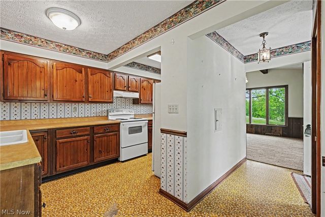 1740 W Comet Road, New Franklin, OH 44216