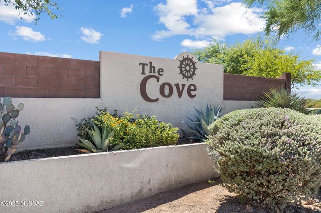 8571 S Navigator Place, Tucson, AZ 85756