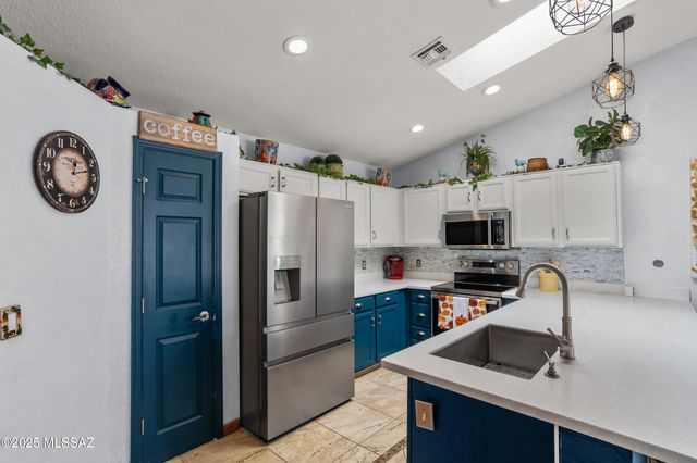 8571 S Navigator Place, Tucson, AZ 85756