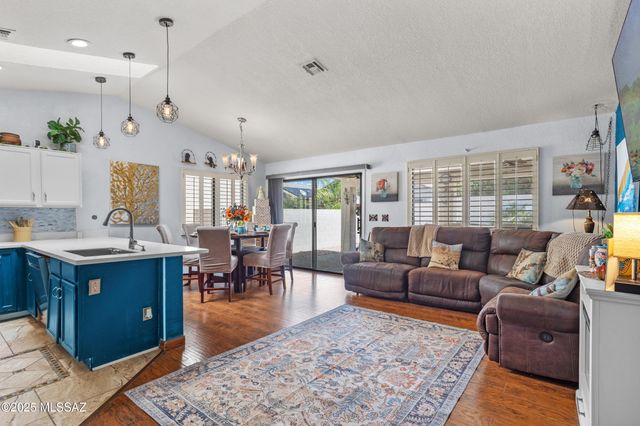 8571 S Navigator Place, Tucson, AZ 85756