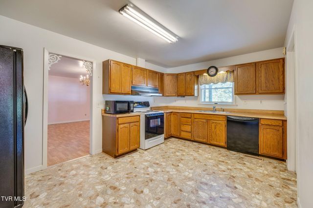 117 Kelly Road, Pennington Gap, VA 24277