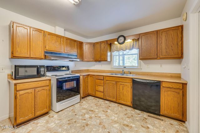 117 Kelly Road, Pennington Gap, VA 24277