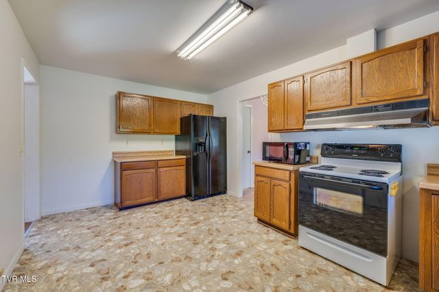 117 Kelly Road, Pennington Gap, VA 24277