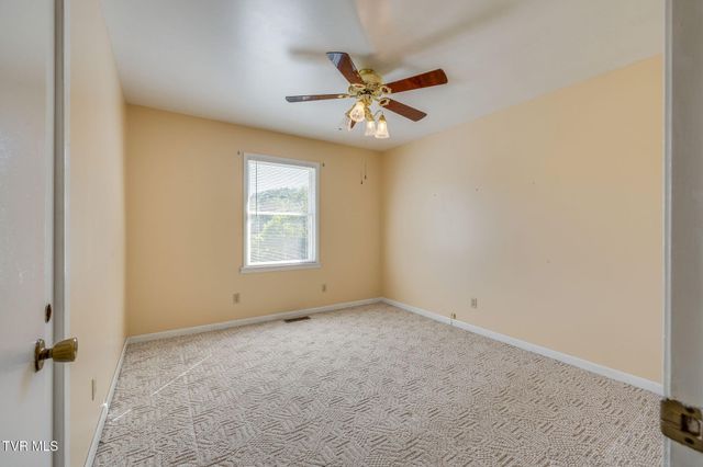 117 Kelly Road, Pennington Gap, VA 24277