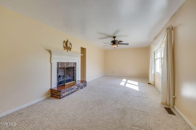 117 Kelly Road, Pennington Gap, VA 24277