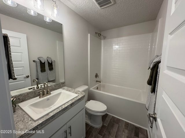 1370 Schumann Drive, Sebastian, FL 32958