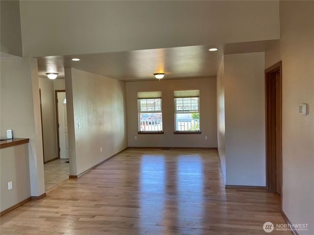 6209 25th Street NE, Tacoma, WA 98422