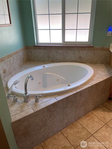 6209 25th Street NE, Tacoma, WA 98422