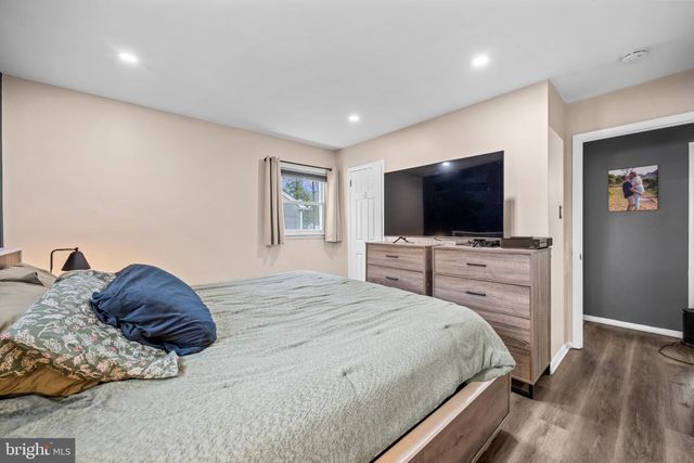 6 SUSSEX RD, Marlton, NJ 08053