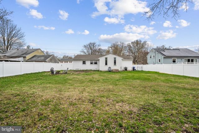 6 SUSSEX RD, Marlton, NJ 08053