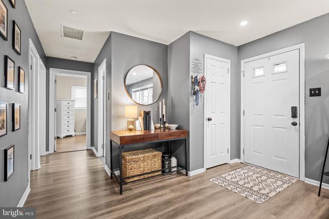 6 SUSSEX RD, Marlton, NJ 08053