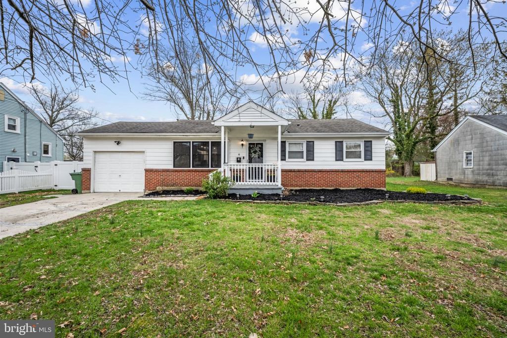 6 SUSSEX RD, Marlton, NJ 08053