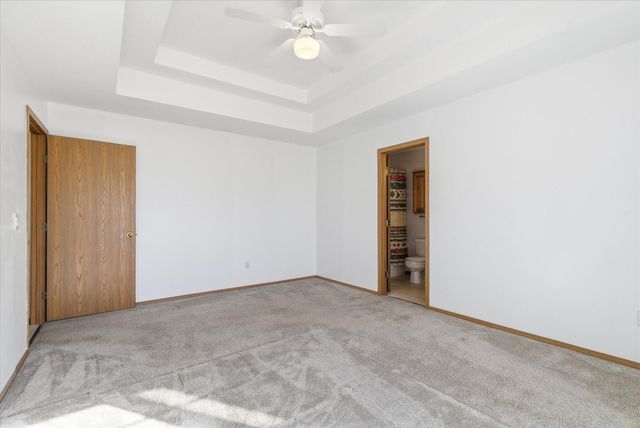 605 S Sunmeadow Drive, Strafford, MO 65757