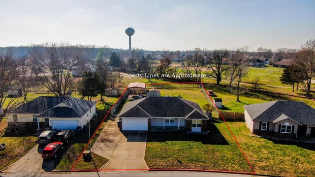 605 S Sunmeadow Drive, Strafford, MO 65757