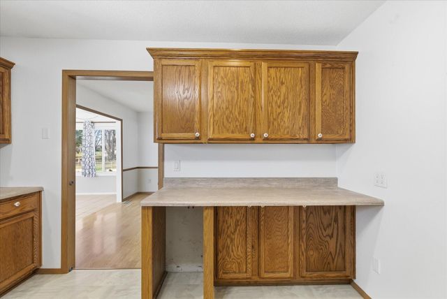 605 S Sunmeadow Drive, Strafford, MO 65757