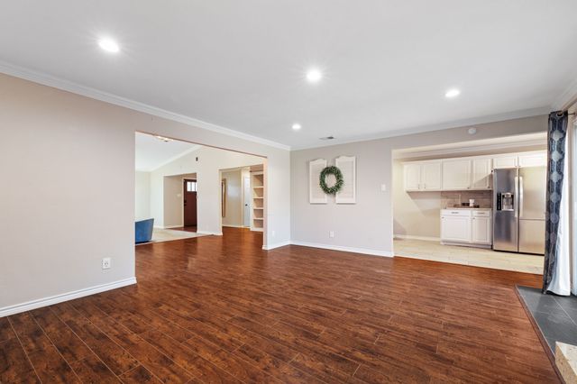 8605 Grumman Drive, Dallas, TX 75228