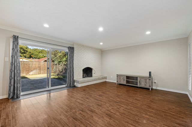 8605 Grumman Drive, Dallas, TX 75228