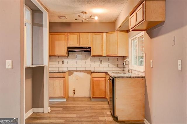 8962 BENTWOOD Lane, Riverdale, GA 30274