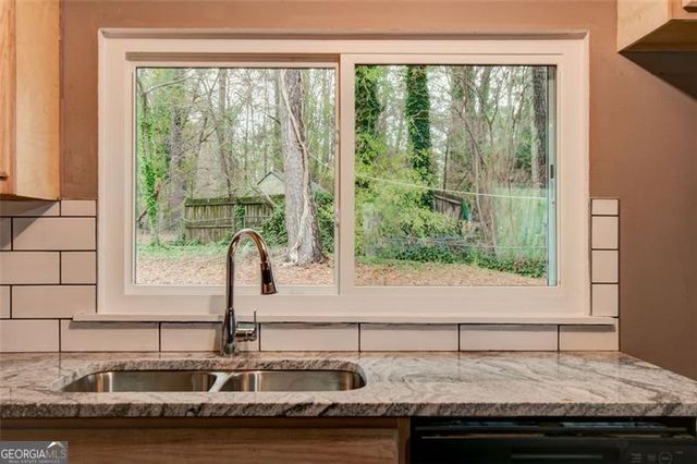 8962 BENTWOOD Lane, Riverdale, GA 30274