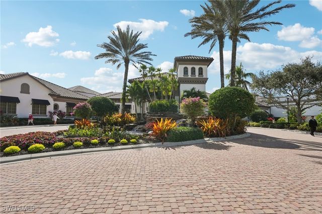 8983 Star Tulip CT, Naples, FL 34113