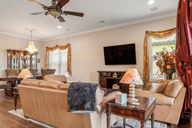 8530 GRAND ALBERATO ROAD, Tampa, FL 33647