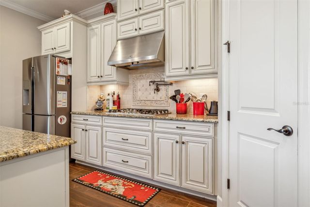 8530 GRAND ALBERATO ROAD, Tampa, FL 33647