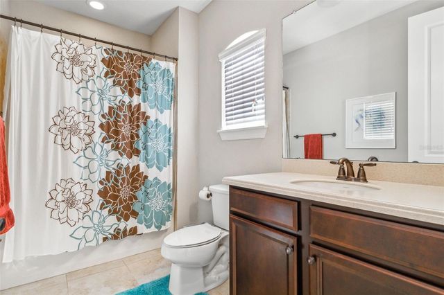 8530 GRAND ALBERATO ROAD, Tampa, FL 33647