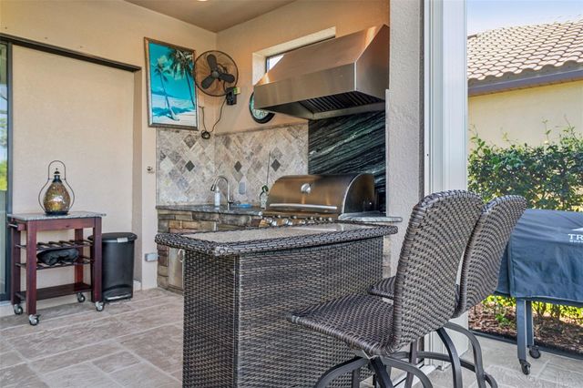 8530 GRAND ALBERATO ROAD, Tampa, FL 33647