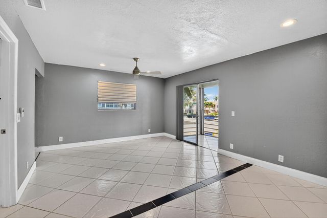 624 Flanders Drive 624, Delray Beach, FL 33484