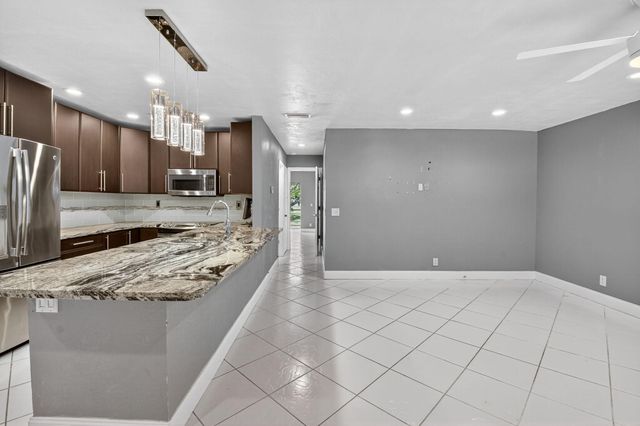 624 Flanders Drive 624, Delray Beach, FL 33484