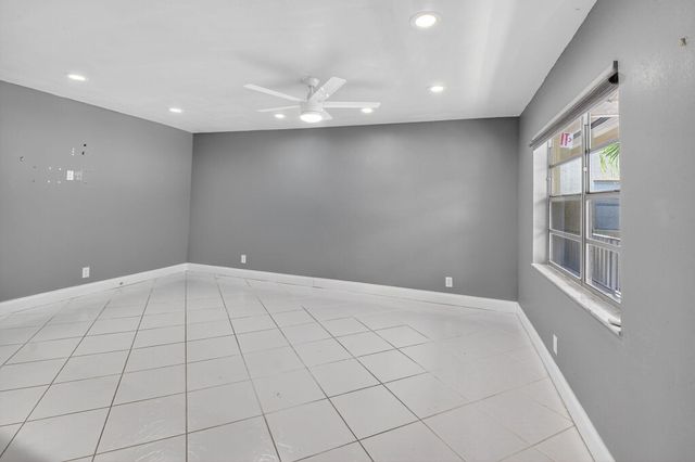 624 Flanders Drive 624, Delray Beach, FL 33484