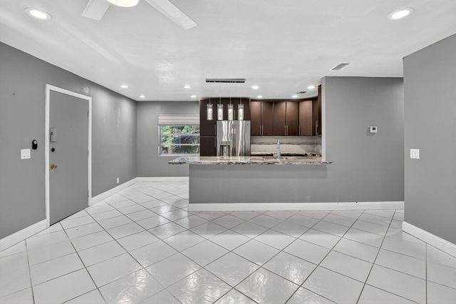 624 Flanders Drive 624, Delray Beach, FL 33484